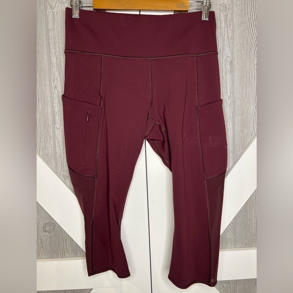 E1.09 Athleta Women's All in Crop Capri Leggings M